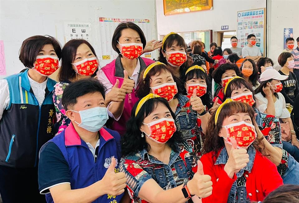 04月份鎮政活動剪影1110409婦女會模範母親家庭